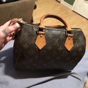 Authentic Louis Vuitton purse/tote speedy 35